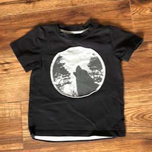 Peek-a-Boo Beans Black Wolf T-shirt